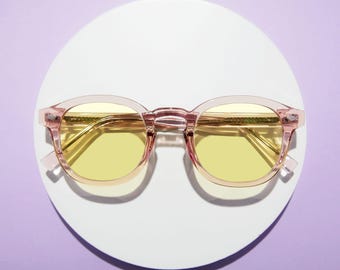 Monture rose, Verres jaunes, Rivets en diamant, Lunettes de soleil teintées rétro, Lunettes d'optique