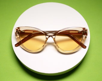 Lunettes de soleil oeil de chat, monture en cristal beige, lunettes jaunes, design années 50-60, cadeau de Noël, lunettes personnalisées, lentilles personnalisées, couleur