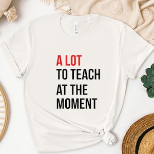 Concerto Novo Ensino de Volta às Aulas, Nova Camiseta de Professor da Moda, Presente de Aniversário Engraçado e Fofo, Turnê de Concertos do Ensino Fundamental 2024 Eras Muito