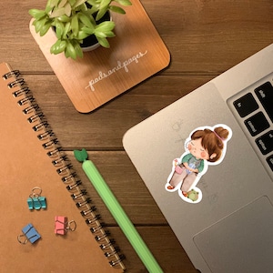Illustrierte Kawaii Adorable Girl Vinyl Sticker - Süßer Anime Aufkleber für Laptops, Notebooks, Journals, Bujo, Wasserflaschen, Handys, Chibi und mehr