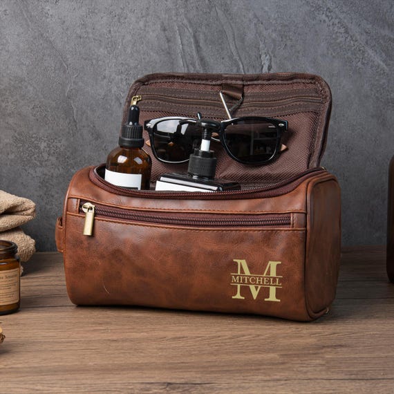 Personalized Men's Leather Toiletry Bag, Groomsmen Proposal, Custom Travel Toiletry Bag, Gift for Groomsmen, Leather Gift, Gift for Him