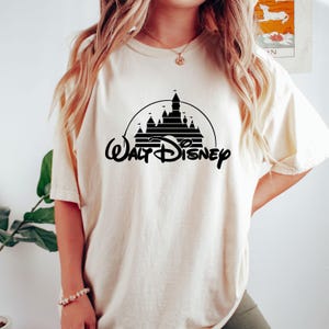 Comfort colors Disney Castle Shirt,Retro Mickey Shirt, Disneyland Comfort Color Shirt,Magic Kingdom shirt,Family Vacation,Disney Park Shirt