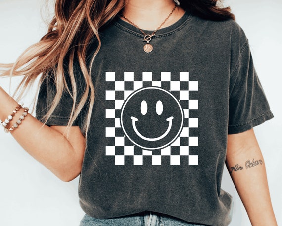 Smiley Face Comfort Colors Shirt, Smiley Minimal Shirt, Happy T-shirt, Retro Smiley Face Shirt, Smiley Tee, Happy Face Shirt, Gift for Her