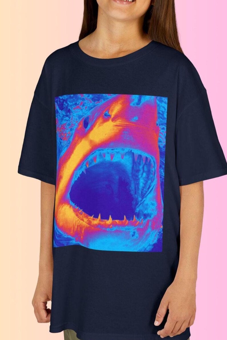 Neonkleuren haai kinder T-shirt, leuke stranddagoutfit voor tieners, helder zomerfestival T-shirt, vakantieshirt, haaienliefhebber zeeleven afbeelding 4