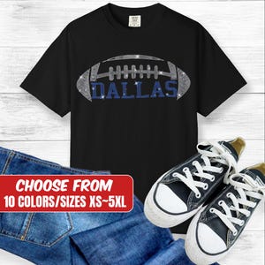 パーソナライズされたダラスラインストーンフットボールシャツ：輝くカスタムTシャツ