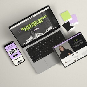 Op de afbeelding: Een laptop, tablet en smartphone die een website weergeven met de tekst "Groei je sociale aanwezigheid Verdubbel je leads" en een foto van een vrouw. De website is voor een social media marketingcursus.
