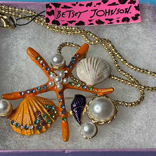 Vintage Betsey Johnson Starfish, Shells & Pearls Gold Tone 26” Pendant Necklace