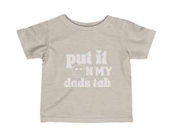 Póngalo en la camisa infantil de mi papá