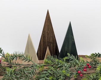 Simple Wood Christmas Tree Decorations.