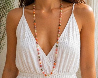 Collier long bohème vintage multicolore,  sautoir perles fantaisie rétro chic,  bijou femme été coloré tendance,  cadeau original