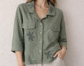 Camisa verde estilo boho para mujer, chaqueta ligera bordada, camisa fluida con bordado floral, chaqueta elegante de entretiempo, estilo natural.