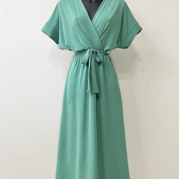 Robe longue croisée fluide- Robe d'été_ Robe vert menthe- Robe manches courtes