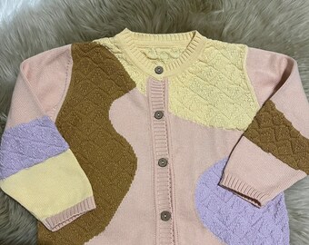 Baby Mädchen und Kleinkind Strickjacke mit einzigartigem Patchwork Design (The Ava)