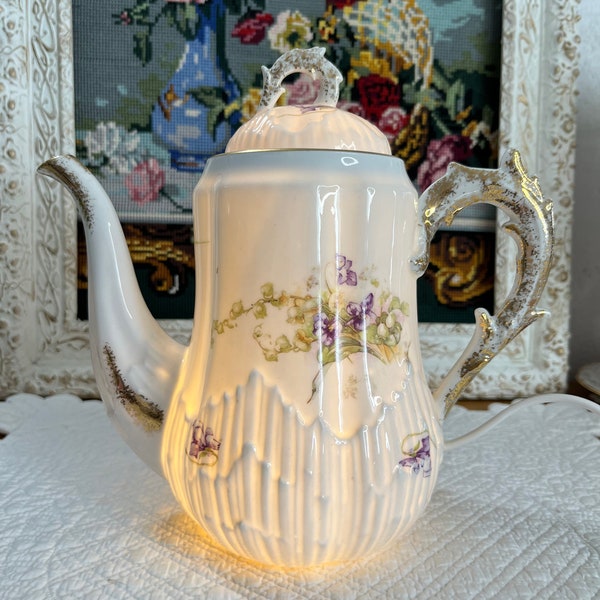 Lampe veilleuse en porcelaine