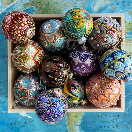 手描きのオレンジ色のガラス製クリスマスオーナメント、4個セット