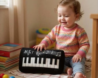 Plyschkeyboardleksak – Mjuk pianoplysch för barn – Musikleksak – Låtsaslekpresent – Babyshoweridé – Lärarpresent – SEND - Plushie