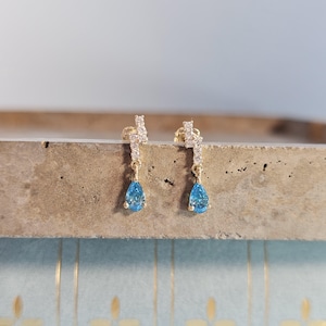9 Karat Gelbgold und Blautopas Blitz Ohrhänger - Vintage Gold