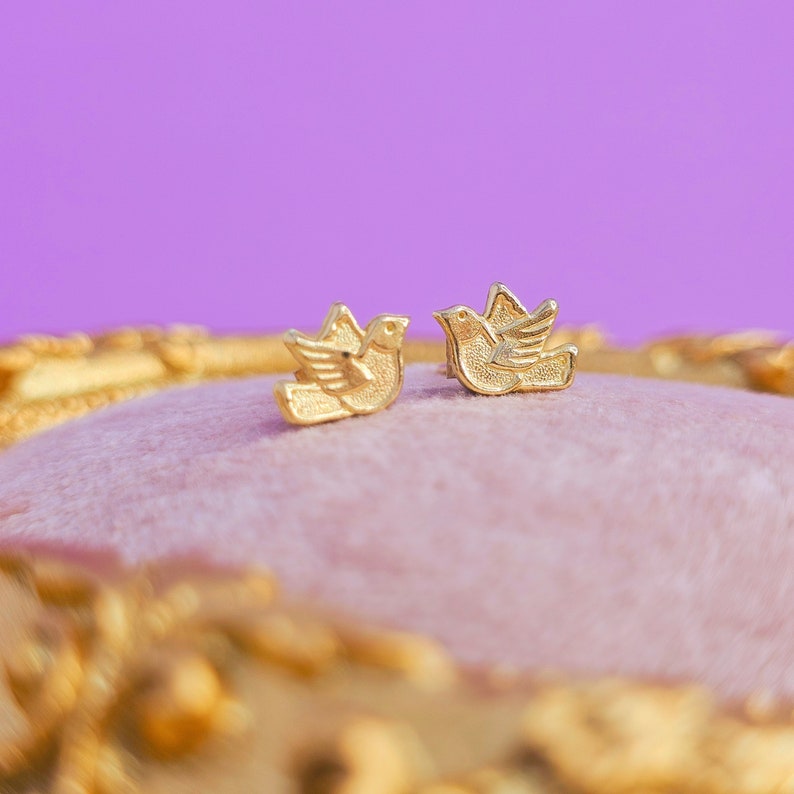 Solid 9ct Yellow Gold Dove Bird Stud Earrings Nature and Animal Gold