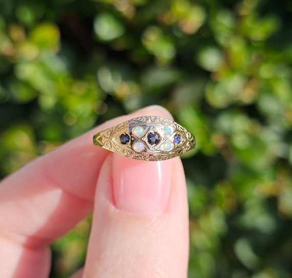 9ct Yellow Gold Opal and Sapphire Cluster Boat Ri… - image 1