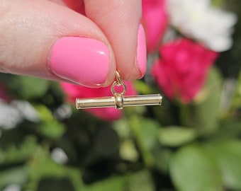 Solid 9ct Yellow Gold T-bar Charm - Tbar Pendant - Edwardian Era Style - 2cm Long - Gifts for her - T Bar Pendant