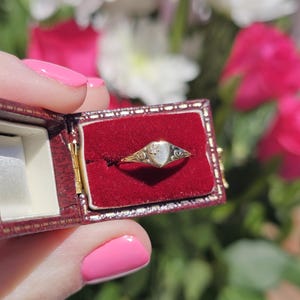 Vintage 9ct Yellow Gold Heart Signet Ring with Diamond