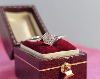 Vintage 9 kt witgouden diamantring madeliefjescluster - Britse maat K