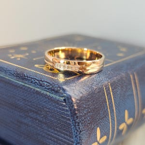 9ct Yellow Gold Five Stone Diamond Ring Birmingham - Hidden 'I Love You' Engraved Inside Eternity and Engagement Size UK O (Usa 7.25, Eu 55)