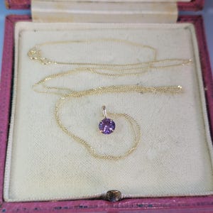 9ct Yellow Gold 0.30ct Amethyst Pendant with 16&quot; 9ct Yellow Gold Curb Chain Necklace February Birthstone Gifts for Her Graduation Birthday