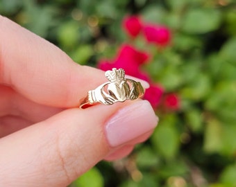 9ct Gold Claddagh Ring Size N 1/2 Wedding Ring Solid 9k Yellow Gold