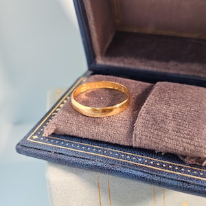 Round 22ct Antique 1863 Birmingham Yellow Gold Wedding Band Solid Gold Wedding Ring - Size P (7.75, 56.3) 22k 2.9mm Wide 1.59 grams