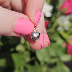 Nowoczesna Era 9ct Różowe Złoto Puffy Heart Charm - 9k Puffed Pendants
