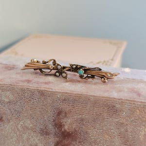 Edwardian 9ct Gold Turquoise and Pearl Bar Brooch England Circa 1910