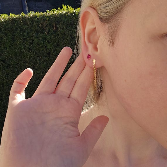 Delicati Orecchini A Bottone In Oro Giallo 9 Carati Con Rubino: Pietra Portafortuna Di Luglio - Italia - Foto 5