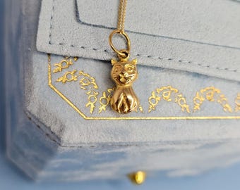 9ct Gold Cat Charm: Vintage Puffy Kitten Pendant