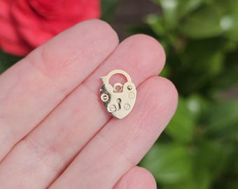 Vintage London Year 1988 9ct Gold Heart Padlock Charm, Solid Yellow Gold Lock Pendant, UK Hallmarked, Tiny Love Lock Charm Articulated 9k