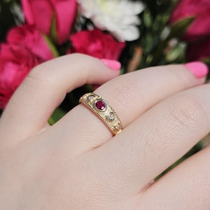 9ct Gold Ruby Diamond Ring: Vintage Coronation Heart Detail Band, UK Size O