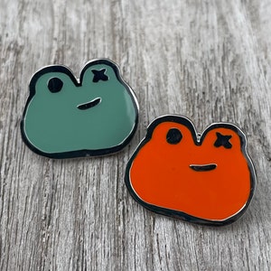 Frog enamel pin badge