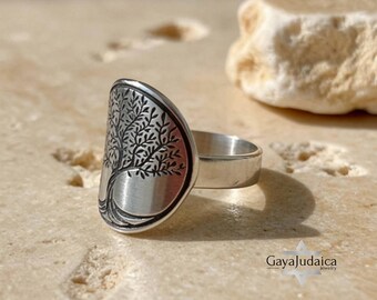 Jana Reinhardt Family Tree Ring With Birthstones Cat Signet Ring