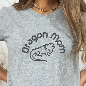 Bearded Dragon Tee, Lizard Mama T-shirt, Lizard Lovers Gift, Bearded Dragon Mom Shirt, Bearded Dragon Gift, Animal Lover Tee