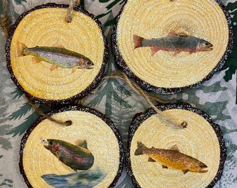 Handgemaakte vissenkerstversieringen: uniek regenboog-, beekje- en bruindecor voor vissers en vissers