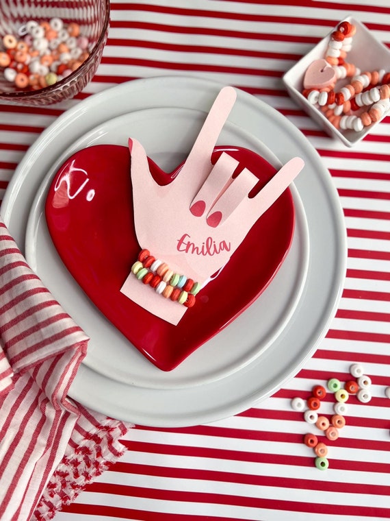 ASL "I Love You" Place Card: Editable Gift Tag, Name Card. Edit in Canva, download as PNG for Cricut or JPG for Hand Cut Option.