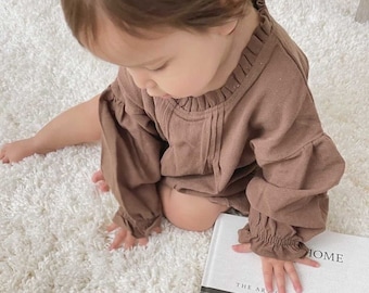 Florence Romper, Woodland Oak Romper, Boho Kids Fashion, Delicado y Volado, Mezcla de Algodón Ligero, Ropa Infantil Chic sin Esfuerzo