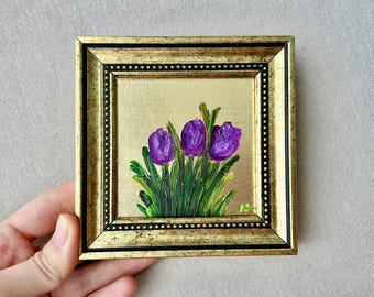 Oprawiony obraz olejny „Fioletowe tulipany” 4x4 – Miniaturowa kwiatowa dekoracja ścienna – Mała oryginalna dekoracja na płótnie