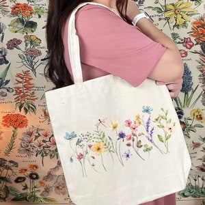 Draagtassen met wilde bloemen, schattige bloemendraagtas, aangepaste schoudertas, milieuvriendelijke kleurrijke draagtas, draagtas bloemen, cadeau voor vrouwen, bibliotheektas