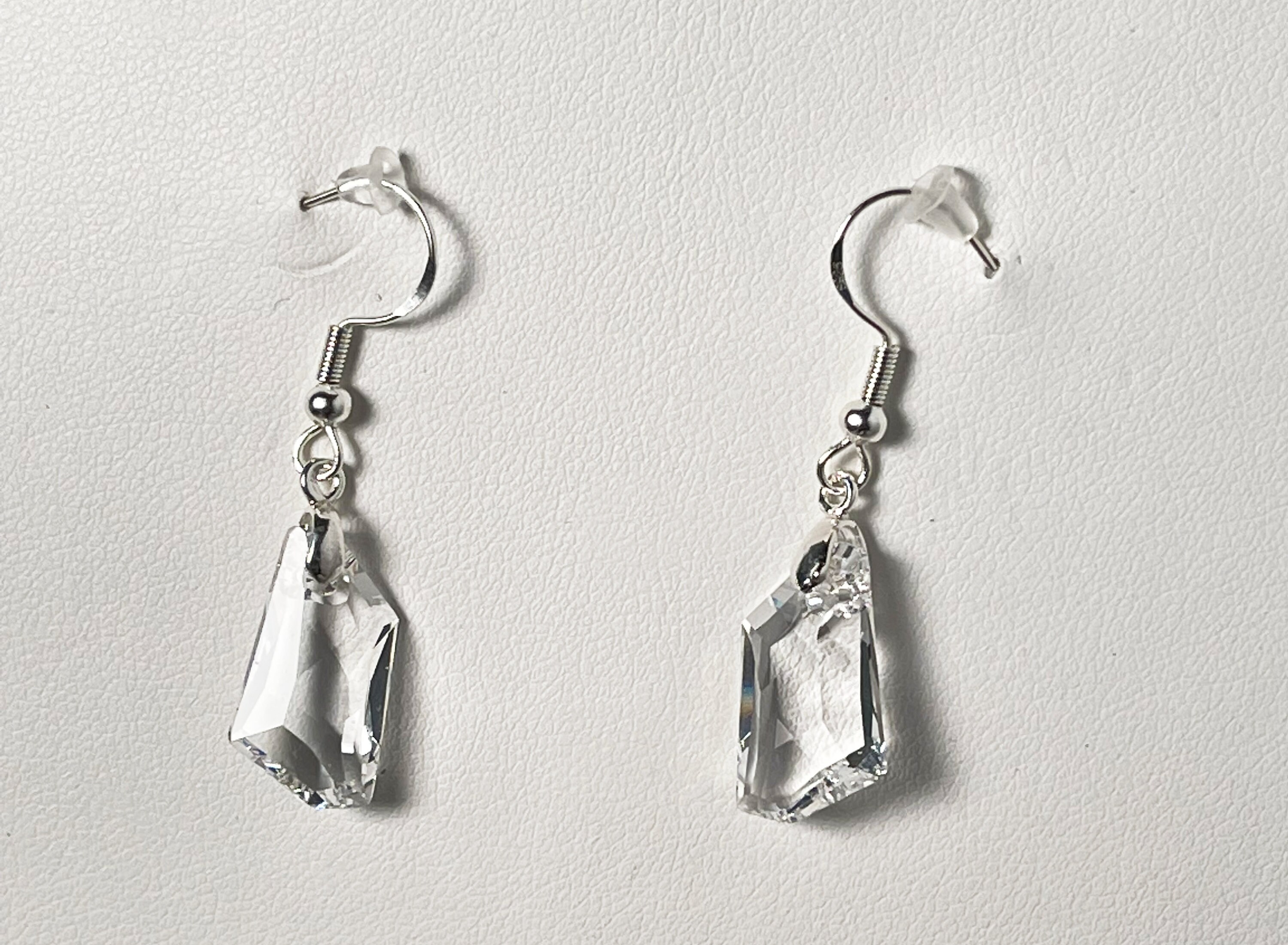 Clear Swarovski De-art Crystal Pendant Earrings on Sterling Clear Swarovski De-art Crystal Pendant Earrings on Sterling