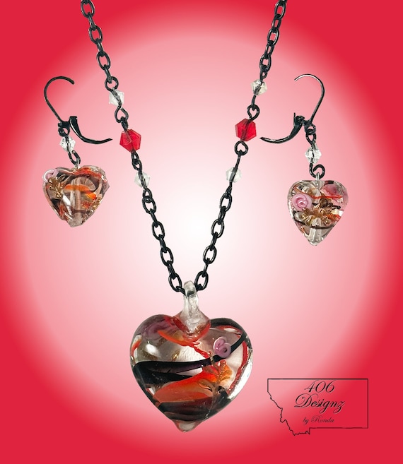 Red & Black Swirl Murano Glass Heart Pendant Necklace on  display picture 1
