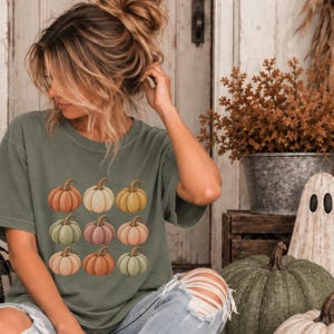 Vintage Pumpkin Shirt, Fall Graphic Tee, Retro Autumn T-Shirt, Neutral Pumpkin Design, Cozy Fall Outfit image 4