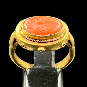 Beautiful ancient carnelian with solid gold seal ring intaglio