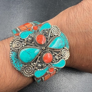 very beautiful vintage Tibetan Nepalese silver bangle with turquoise and coral