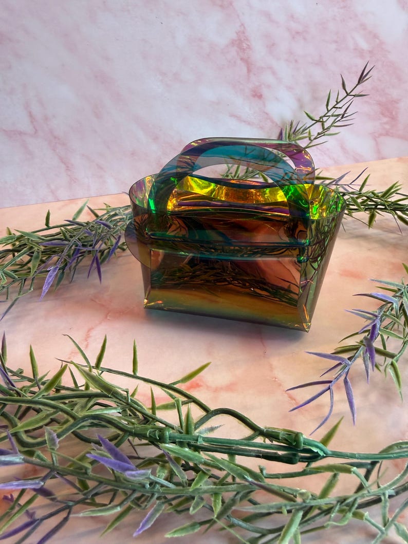 Holografische Mini-Tasche mit Henkel in Grün, Gold und Lila